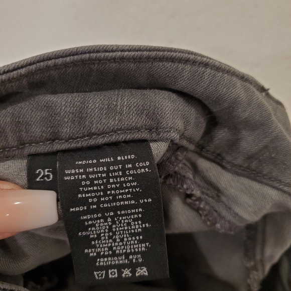J Brand jeans🥳🥳4X HOST PICK🥳🥳 - Picture 5 of 5